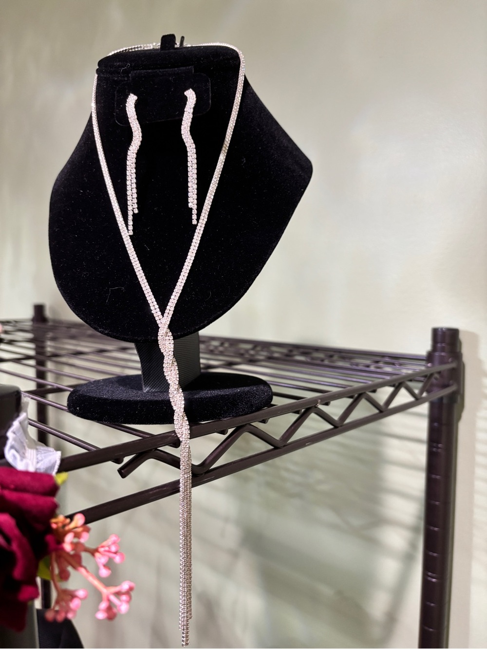Source Unknown Silver Rhinestone Lariat Necklace with Matching Drop Earrings